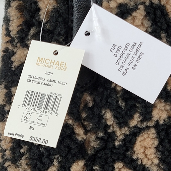 Michael Kors Suri Bucket Logo SM Crossbody - Picture 7 of 8